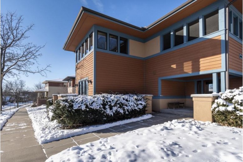 3324 Prairie Glade Rd, Middleton, WI by Sprinkman Real Estate $775,000