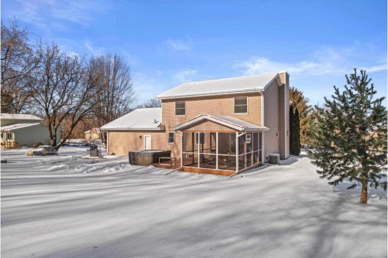 5229 Dommers Dr Fitchburg, WI 53711 by Re/Max Preferred $579,900