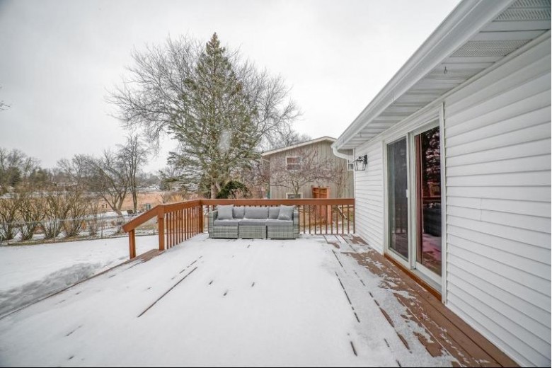 510 Woodview Dr Sun Prairie, WI 53590 by Tnt Realty Group, Llc $499,000