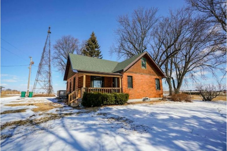 2556 Happy Valley Rd, Sun Prairie, WI by Realty Executives Cooper Spransy $349,900