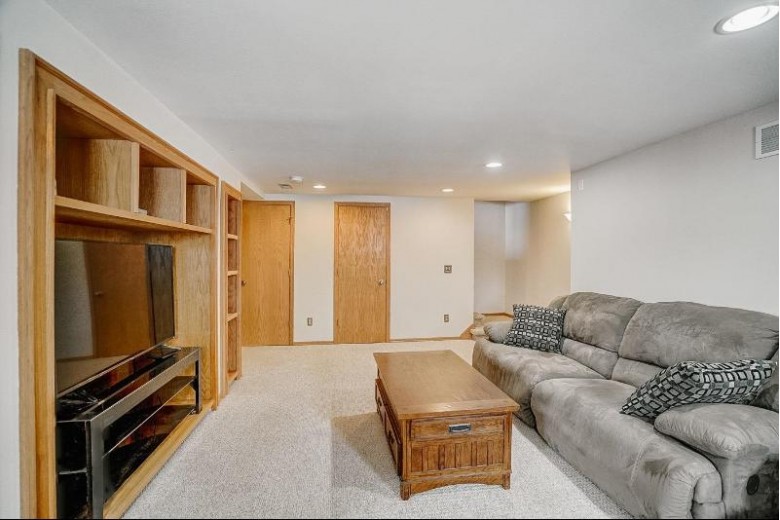 15 Stone Corner Cir Madison, WI 53704 by Realty Executives Cooper Spransy $395,000