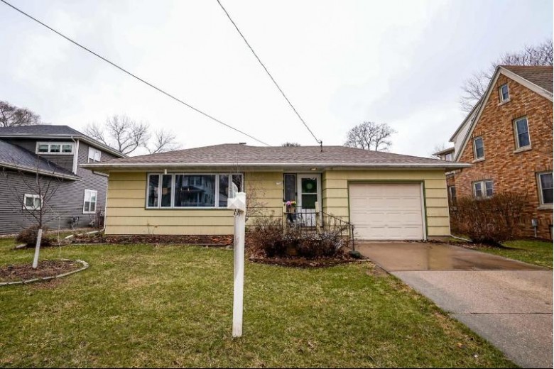 1716 Park St Middleton, WI 53562 by Realty Executives Cooper Spransy $369,000