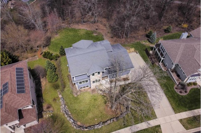 5646 Old Oak Dr, Fitchburg, WI by Sprinkman Real Estate $599,900