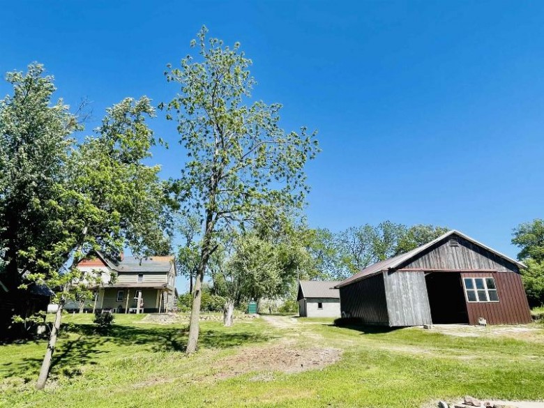 N2819 14th Rd Montello, WI 53949-9007 by Berkshire Hathaway Homeservices Metro Realty $279,900