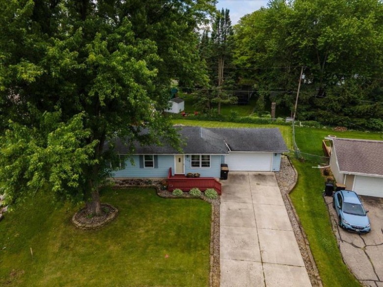 420 W Lincoln Dr DeForest, WI 53532-1209 by Re/Max Preferred $299,900