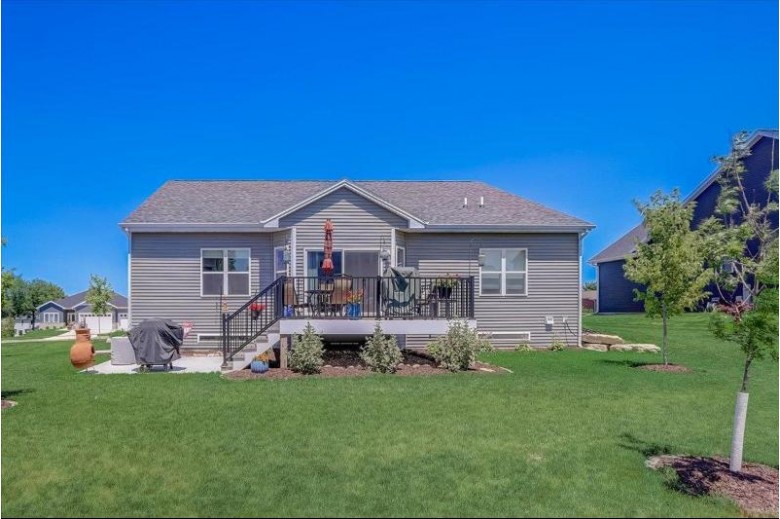 623 Sienna Glenn Way Oregon, WI 53575 by Coldwell Banker Real Estate Group $600,000