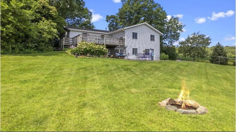 3724 Robert Nelson Rd, Deerfield, WI by Re/Max Preferred $420,000