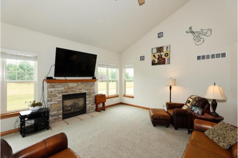 W282N6595 Forest Ridge Cir Sussex, WI 53089-5308 by Re/Max Realty Pros~milwaukee $564,900
