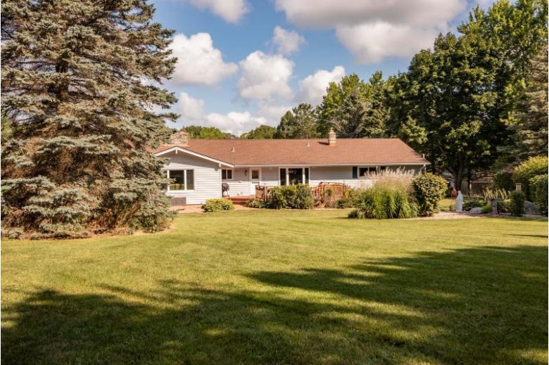 3799 Turnwood Dr Richfield, WI 53076-9633 by First Weber Real Estate $400,000