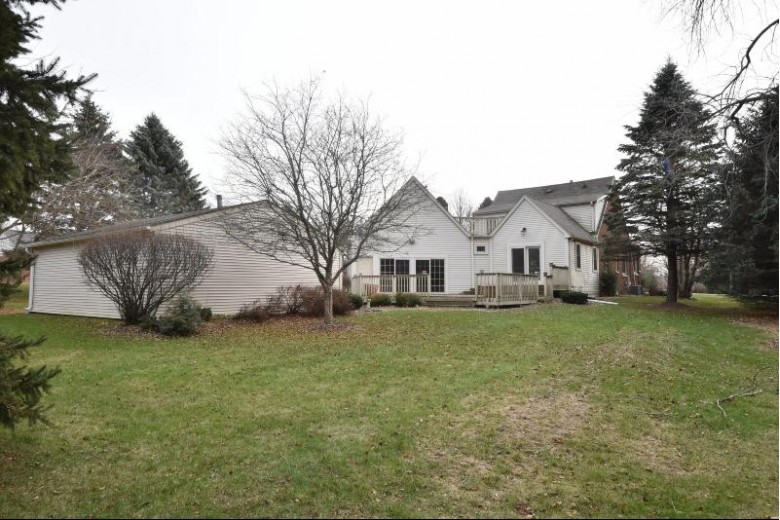 116 E 4 Mile Rd, Wind Point, WI by Re/Max Newport Elite $349,900
