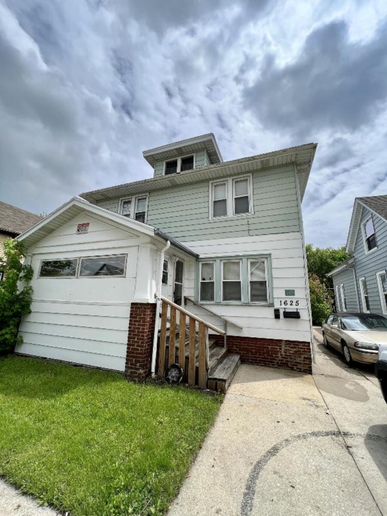 1625 Phillips Ave Racine, WI 53403 by The Curated Key Collective $225,000
