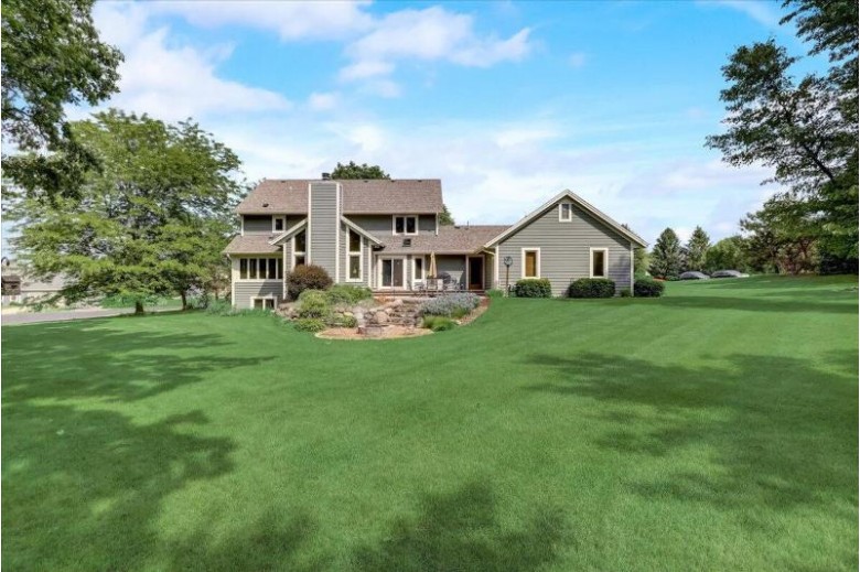 W279N5322 Hanover Hill Ct Lisbon, WI 53089 by First Weber Real Estate $689,900