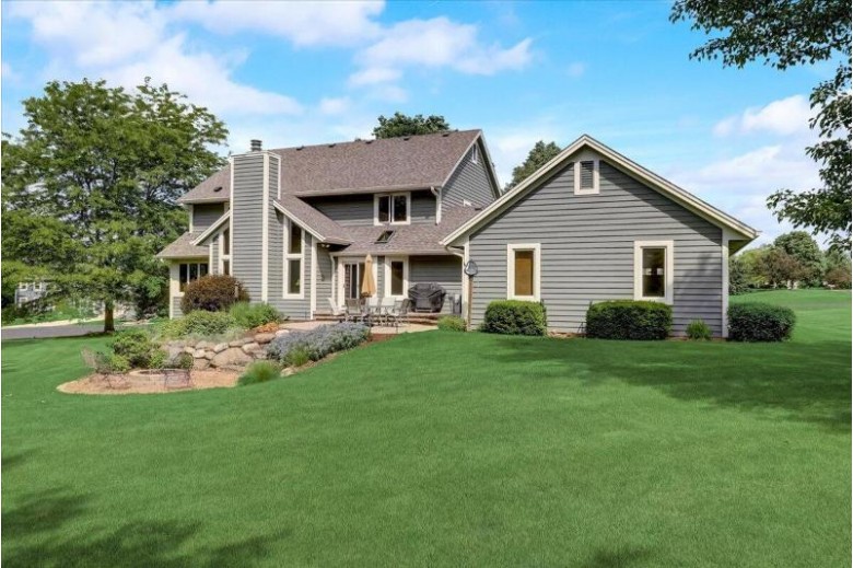 W279N5322 Hanover Hill Ct Lisbon, WI 53089 by First Weber Real Estate $689,900