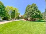 4655 Catherine Ct Brookfield, WI 53072-1557 by Lake Country Flat Fee $649,900