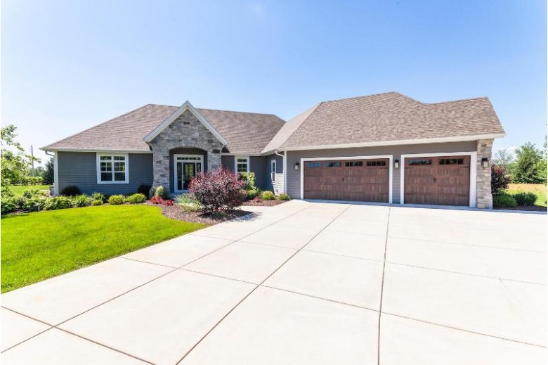 W347N6765 Shoreview Ct Oconomowoc, WI 53066-1603 by First Weber Real Estate $899,900