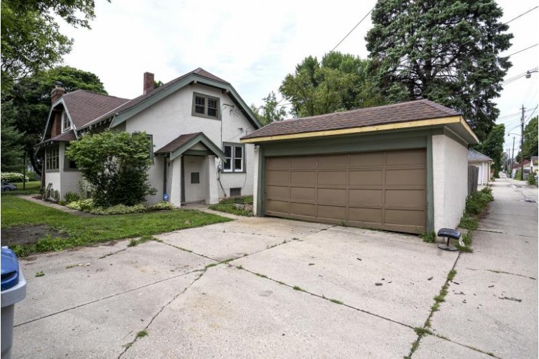 2150 N 53rd St Milwaukee, WI 53208-1007 by First Weber Real Estate $235,000