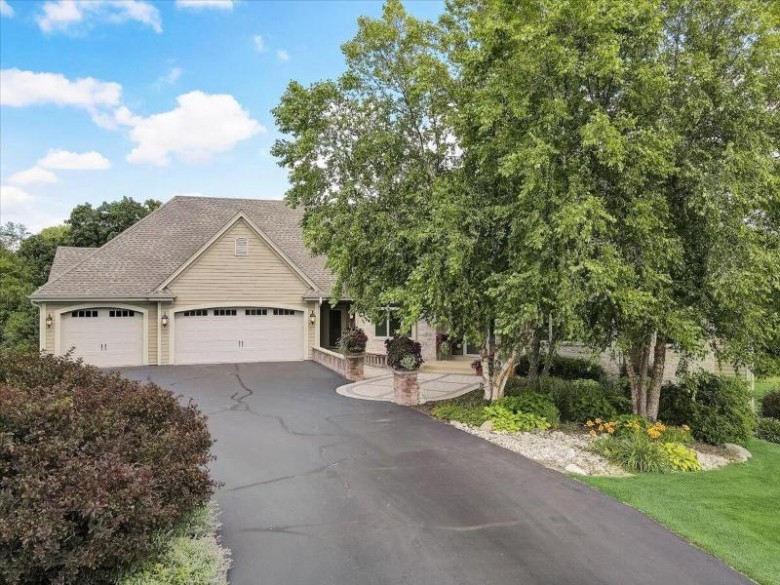 W287N542 Williams Bay Ct, Waukesha, WI by First Weber Real Estate $979,000