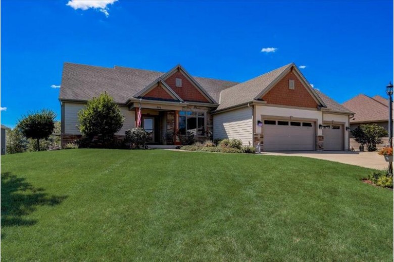 308 Century Oak Dr Waukesha, WI 53188-2548 by Re/Max Realty Pros~hales Corners $649,900