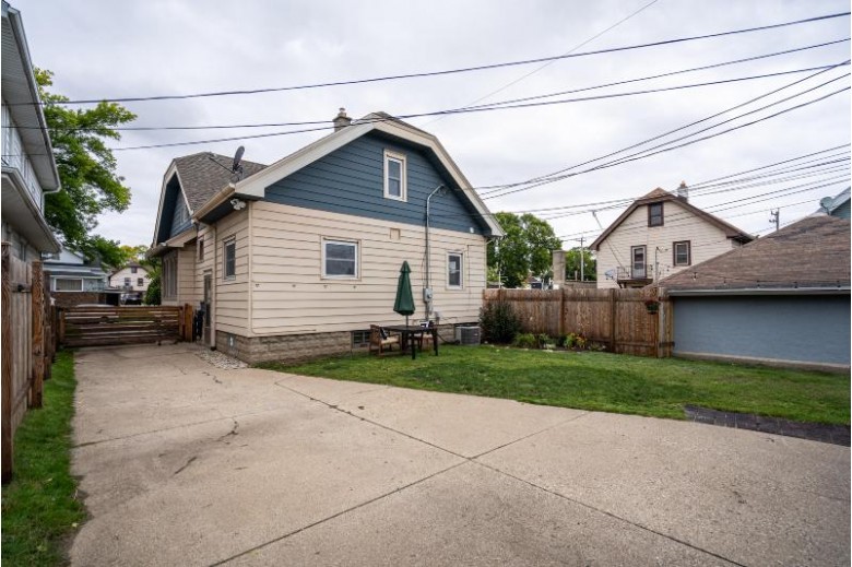1374 N 58th St Milwaukee, WI 53208 by Keller Williams Realty-Lake Country $274,900