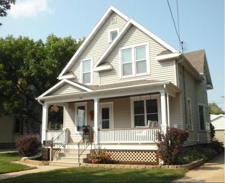 612 1st Street Menasha, WI 54952-3110 by Coldwell Banker Real Estate Group $219,900