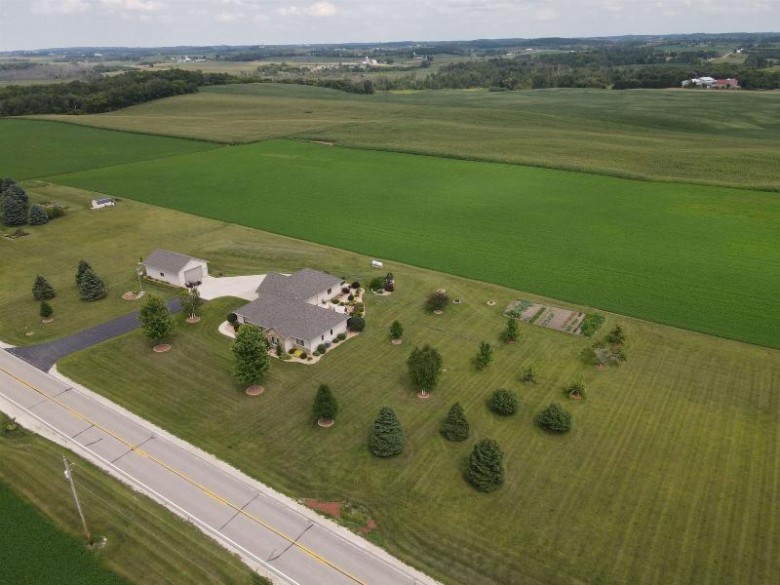 N9463 Hwy Q Malone, WI 53049 by First Weber Real Estate $699,900
